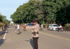 Atur-Lalu-Lintas,-Polres-Mabar-Sebar-Anggota-di-Berbagai-Ruas-Jalan-di-Labuan-Bajo