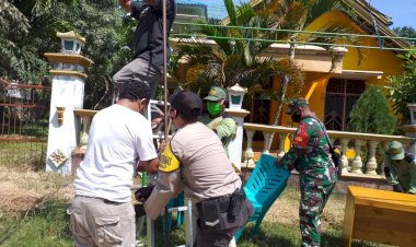 Sinergitas-Cegah-Corona,-Bhabinkamtibmas-Dan-Babinsa-Bersama-Pemdes-Bangun-Check-Point-Covid-19