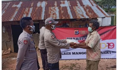 Polsek-Kuwus-Distribusikan-Bantuan-Beras-Polri-Peduli-Covid-19