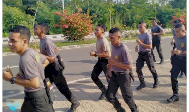 Lawan-Virus-Corona,-Bintara-Remaja-Sat-Samapta-Polres-Mabar-Laksanakan-Lari-Pagi-Bersama