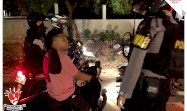 Gelar-Patroli-Dialogis,-Sat-Samapta-Polres-Mabar-Sosialisasikan-Adaptasi-Kebiasaan-Baru