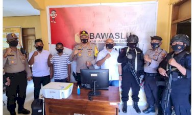 Kapolres-Manggarai-Barat-Kunjungi-Kantor-Bawaslu-Mabar-Mengecek-Personil-Pengamanan-Pilkada