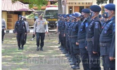 Kapolres-Manggarai-Barat-Pimpin-Apel-Pemberangkatan-Personil-Sat-Brimob-Batalyon-B-Pelopor-Polda-NTT-BKO-Polda-Metro-Jaya.