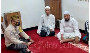 Bhabinkamtibmas-Polsek-Komodo-Sambangi-Tokoh-Agama,-Imbauan-Patuhi-Prokes-4M