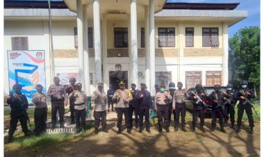 Kapolres-Manggarai-Barat-Pimpin-Pasukan-Gabungan-TNI-Polri-Amankan-Pleno-Terbuka