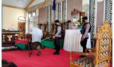 Polres-Manggarai-Barat-Sterilisasi-Gereja-di-Kota-Labuan-Bajo,-Anjing-Pelacak-Dikerahkan