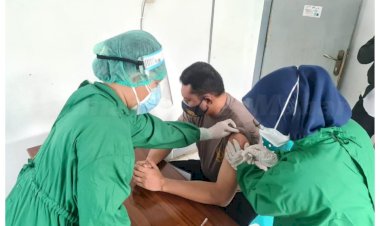 Hari-Ini-Kapolres-Manggarai-Barat-Bersama-Forkopimda-Terima-Vaksin-Sinovac-Covid-19