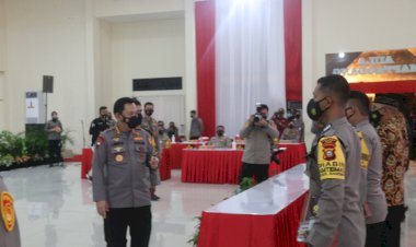 Kapolri-Beri-Reward-Dua-Anggota-Polda-Sulsel-Sekolah-Inspektur-Polisi