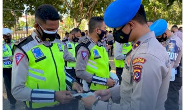 Agar-Taat-Aturan,-Propam-Polres-Manggarai-Barat-Laksanakan-Gaktiplin