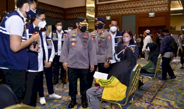 Kapolri-Lepas-Bus-Vaksinasi-Keliling-Sasar-Warga-yang-Tak-Terjangkau