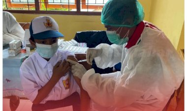 Hari-Ini,-Gerai-Vaksin-Presisi-Polres-Manggarai-Barat-Hadir-di-SMPN-1-Komodo