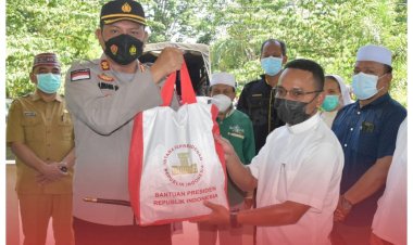 Kapolres-Manggarai-Barat-Bersama-Forkopimda-Salurkan-Bantuan-Presiden-RI-Melalui-Tokoh-Agama
