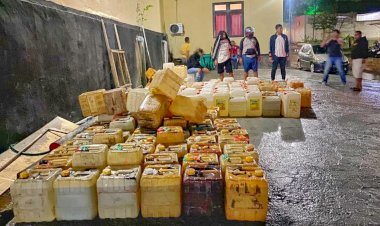 Satuan-Reskrim-Polres-Manggarai-Barat-Ringkus-Lima-Orang-Terduga-Pelaku-Penimbun-9,1-Ton-BBM-yang-Hendak-Diselundupkan-ke-Bima