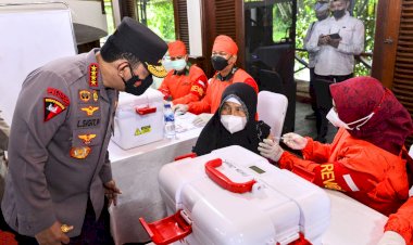 Kapolri-Minta-Vaksinasi-Booster-untuk-Lansia-Dimaksimalkan