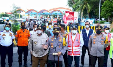 Tinjau-Arus-Balik-di-Bakauheni,-Kapolri-Minta-Masyarakat-Manfaatkan-WFH-dan-Libur-Sekolah