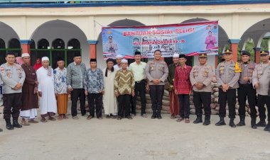 Wakapolres-Mabar-serahkan-Bantuan--Sosial-religi-di-Masjid-Al-Hidayah-Nangalili