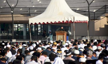 Pastikan-Sholat-Ied-Hari-Raya-Idul-Adha-Berjalan-Aman,-Polres-Mabar-Terjunkan-Puluhan-Personil