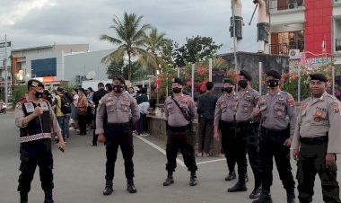 Puluhan-Personil-Polres-Mabar,-Amankan-Pembakaran-1000-Lilin-di-Labuan-Bajo