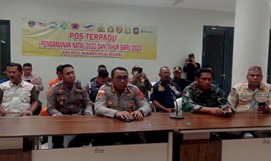 Kapolres-Mabar-Tinjau-Langsung-Perayaan-Malam-Tahun-Baru-di-Labuan-Bajo