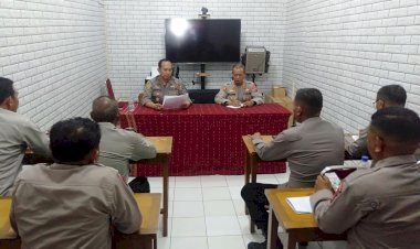 Kunjungi-Polres-Mabar,-Biro-SDM-Polda-NTT-Laksanakan-Kegiatan-Supervisi
