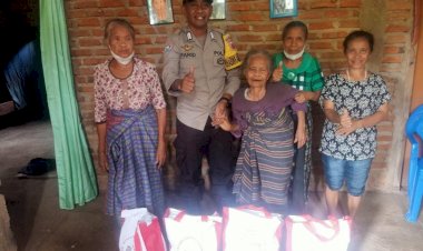 Warga-Sano-Nggoang-Terima-Bantuan-Dari-Presiden-Jokowi