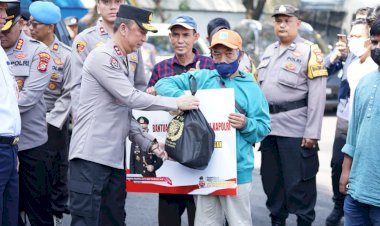Wujud-Kepedulian-Kapolri-ke-Masyarakat,-2-Ribu-Bansos-Disebar-ke-Warga-Jakarta-Utara