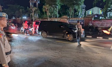 Ibadah-Malam-Paskah-di-Labuan-Bajo,-Mendapat-Pengamanan-Ketat-dari-Kepolisian