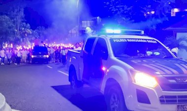 Polisi-Kawal-Pelaksanaan-Pawai-Obor-Paskah-di-Labuan-Bajo