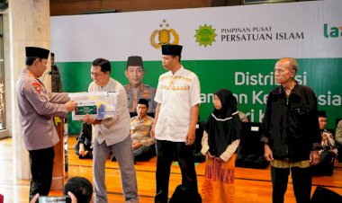 Kerjasama-Bareng-PP-Persis,-Kapolri-Salurkan-30-Ribu-Sembako-ke-Warga-yang-Membutuhkan