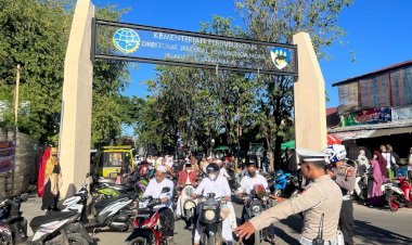 Berjalan-Damai-dan-Sejuk,-Polisi-Amankan-Pelaksanaan-Salat-Id-di-Labuan-Bajo