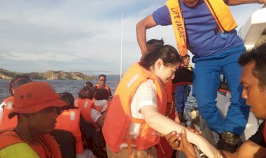 Kapal-Patah-Kemudi,-13-Penumpang-Berhasil-Dievakuasi-Tim-SAR-Gabungan-di-Labuan-Bajo