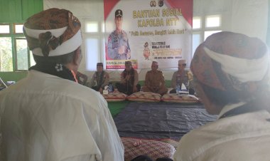 Ciptakan-Kamtibmas-Jelang-Pemilu-2024,-Kapolda-NTT-Membawa-Pesan-Damai-di-Desa-Tengku
