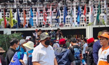 Kompolnas-Awasi-Langsung-Pengamanan-Pendaftaran-Peserta-Pemilu-2024-Hari-Pertama