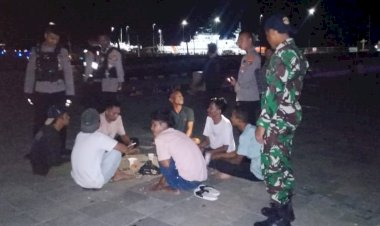 Tanggapi-Keluhan-Warga,-TNI-Polri-Tertibkan-Para-Pemuda-di-Waterfront-Labuan-Bajo