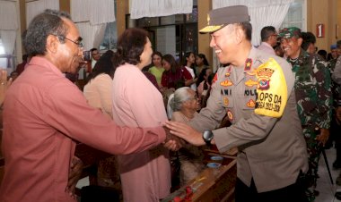 Patroli-Skala-Besar,-Wakapolda-NTT-dan-Forkopimda-Pastikan-Keamanan-Malam-Natal-di-Kota-Kupang