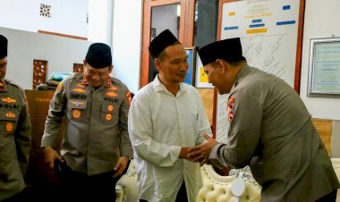 Dikunjungi-Kaops-NCS-Polri,-Gus-Baha-Doakan-Pemilu-2024-Berlangsung-Aman-dan-Damai