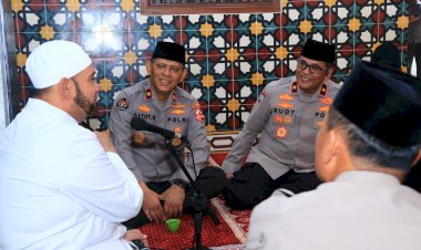 Pasca-Pemilu-2024,-Habib-Syech-Ajak-Masyarakat-Jaga-Persatuan-dan-Kesatuan-demi-NKRI