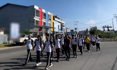 Jalan-Santai,-Ini-Cara-Polisi-Jaga-Kesehatan-dan-Kebugaran-Tubuh-Ditengah-Pancaroba