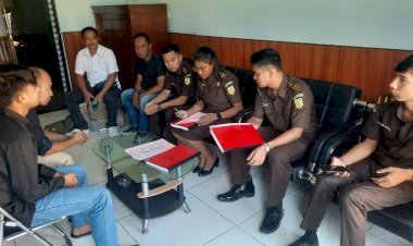 Berkas-Dinyatakan-Lengkap,-Polisi-Serahkan-2-Tersangka-Kasus-Narkotika-ke-Kejari-Mabar