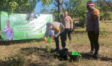 Peringati-Hari-Bhayangkara-Ke-78,-Polisi-Tanam-1.170-Bibit-Pohon-di-Manggarai-Barat