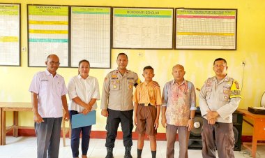 Berkat-Bantuan-Kapolsek-Lembor,-Viki-Jemadu-Kembali-Menggapai-Mimpi-Untuk-Bersekolah