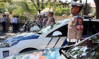 Dukung-Pesta-Demokrasi,-Polisi-Gelar-Operasi-Zebra-Turangga-2024-di-Labuan-Bajo