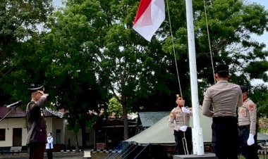 Gelar-Upacara-Bendera,-Polres-Mabar-Peringati-Hari-Pahlawan-Nasional-di-Labuan-Bajo