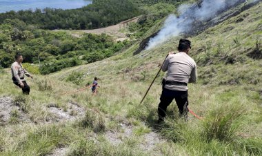 Polisi-Bersama-Pihak-Hotel-Ayana-Berhasil-Padamkan-Kebakaran-Objek-Wisata-Alam-di-Labuan-Bajo
