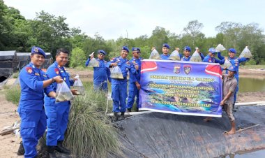 Dukung-Asta-Cita,-Polisi-Sebar-Ribuan-Benih-Ikan-Nila-di-Labuan-Bajo