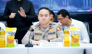 Polri-Ungkap-Kecurangan-Minyak-Goreng-di-Depok,-Ribuan-Liter-Disita
