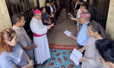 Kunjungi-Polres-Mabar,-Mgr.-Maksimus-Regus-Berikan-Pembinaan-Rohani-Bagi-Para-Tahanan