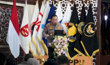 Kapolri-Hadiri-Promensisko-TPPU-&-TPPT:-Komitmen-Perangi-Kejahatan-Siber