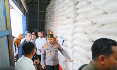 Kapolri-Mentan-Tinjau-Gudang-Bulog-Tanete,-Cek-Kesiapan-Tampung-dan-Jaga-Kualitas-Pangan