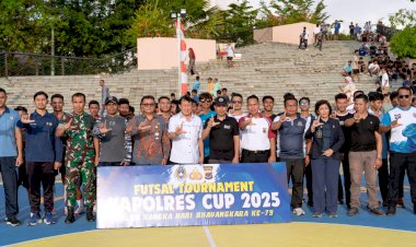 Jelang-Hari-Bhayangkara-Ke-79,-Polisi-Menggelar-Turnamen-Futsal-Kapolres-Cup-2025-di-Labuan-Bajo